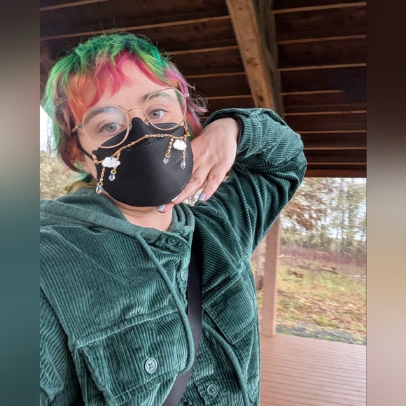 Meet your Posher, Caryn - Picture 2 of 2